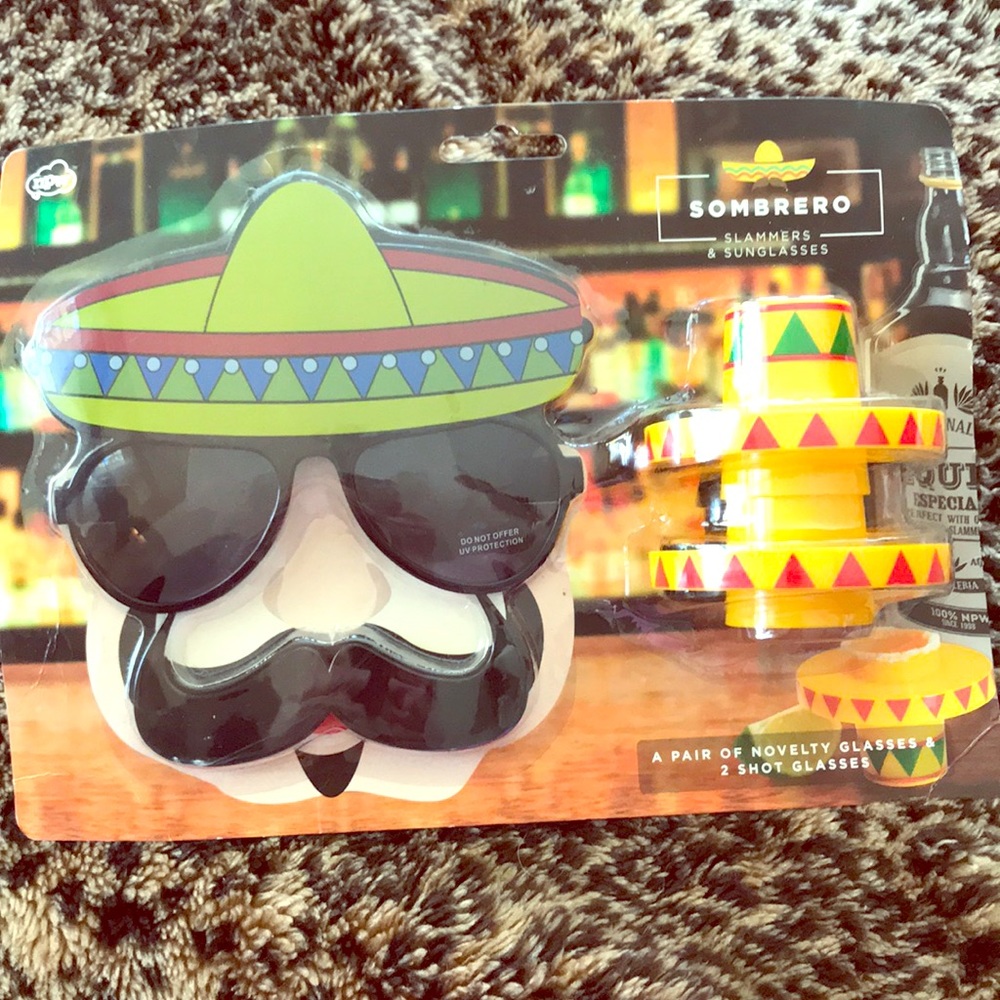 🌟Novelty Glasses & 2 Shot Glasses Sombrero Party